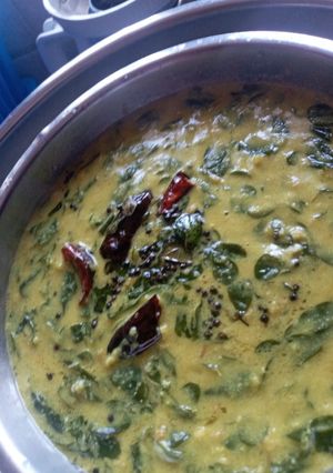 A picture of Drumstick leaves curry/moringa leaves curry.