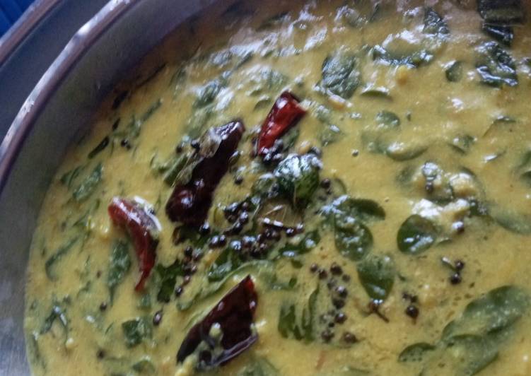 Drumstick leaves curry/moringa leaves curry