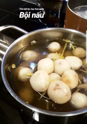 Hình của món Chè bột lọc bọc heo quay.