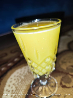 Pineapple and ginger juice ainihin hoton girkin