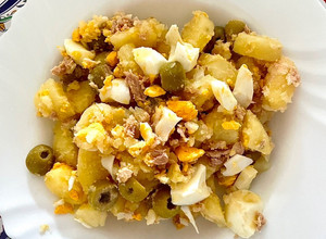 Foto principal de Ensalada de patata, huevo y atún