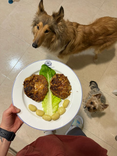Una foto de 🌱 Burger de alubias, zanahoria y brócoli 💜