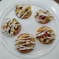A picture of Creamy mango salsa puff.