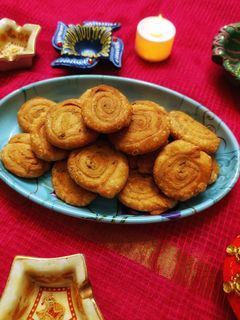 बेसन मसाला मठरी (besan masala mathri recipe in Hindi) रेसिपी मुख्य फोटो