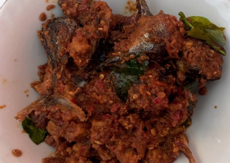 Tempe geprek sambal tongkol