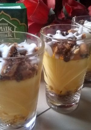 A picture of Biscuits dessert cups.