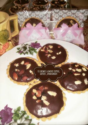 Foto resep Pie brownis almond topping