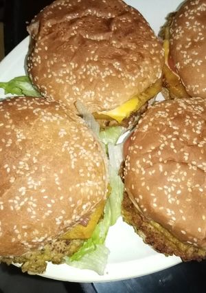 Una foto de Hamburguesas de avena carnívora 😜