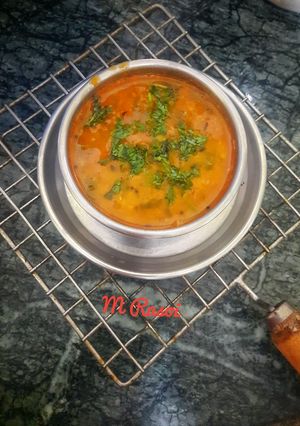 पालक वरण (Palak Varan Recipe In Marathi) रेसिपी चे मुख्य फोटो 