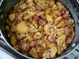 Salchipapas con huevo