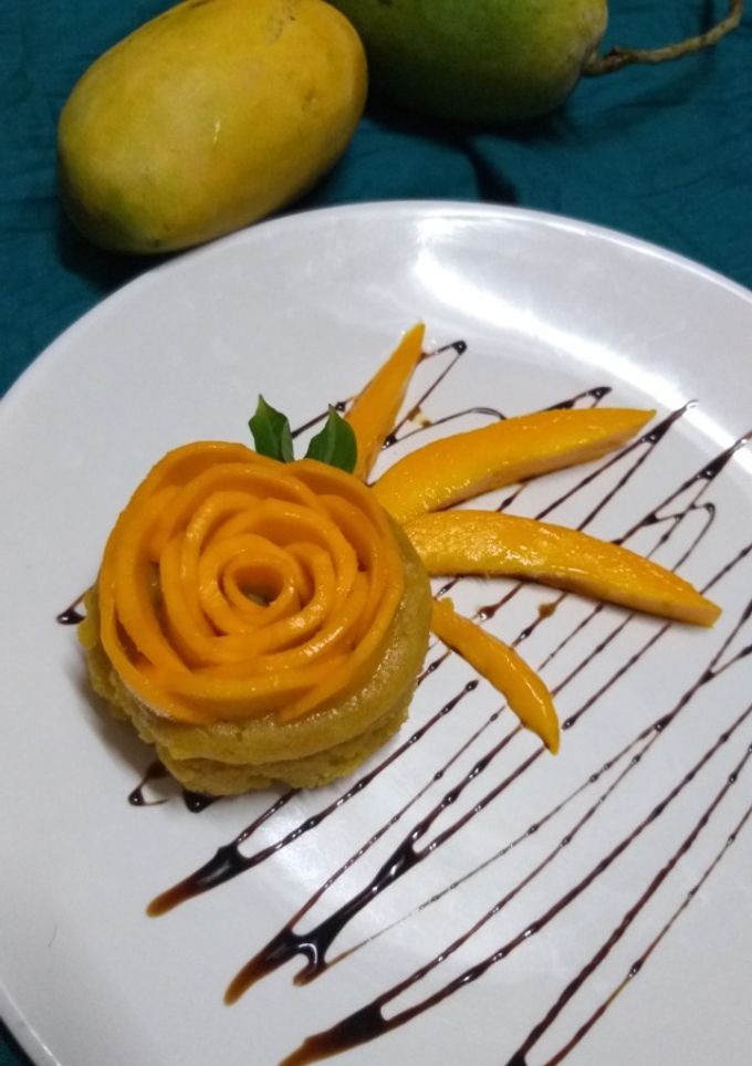 મેંગો કપ કેક(mango cupcake  recipe in gujarati) રેસીપી મુખ્ય ફોટો