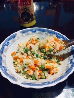 Hình của món Cơm chiên ngũ cẩm chứ chưa được thập cẩm.