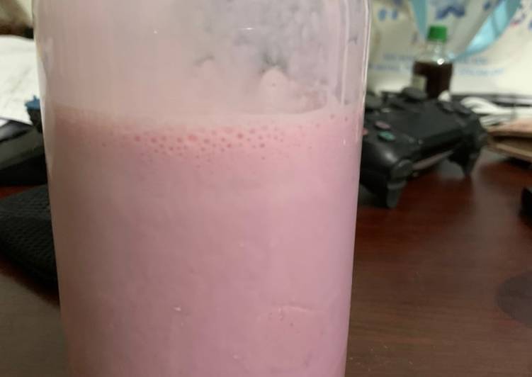 Strawberry Smoothies PALING SIMPLE