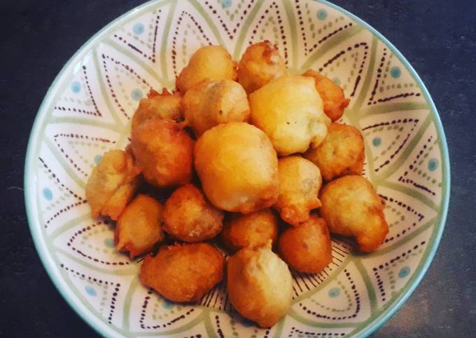 Beignets de fleurs de courgette farcies à la mozzarella