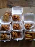 Ayam goreng tepung saus pedas laris maniiisss 😋😘😘