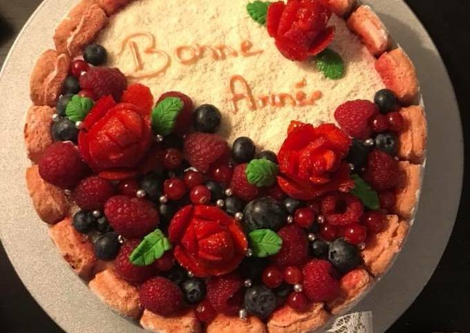 Recette Appetissante Charlotte Aux Fruits Rouges Et Aux Biscuits Roses De Reims Recette Cheesecake
