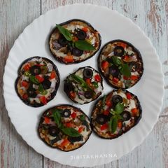 A picture of Eggplant pizza.