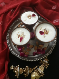 मीठी लस्सी (Meethi lassi recipe in Hindi) रेसिपी मुख्य फोटो