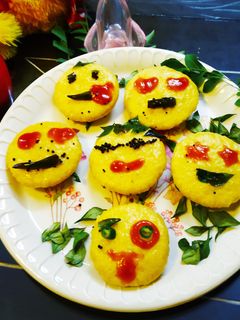 इमोजी ढोकला (Emoji dhokla recipe in Hindi) रेसिपी मुख्य फोटो