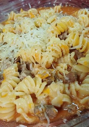 Una foto de Guiso de fideos tirabuzón con carne de vaca