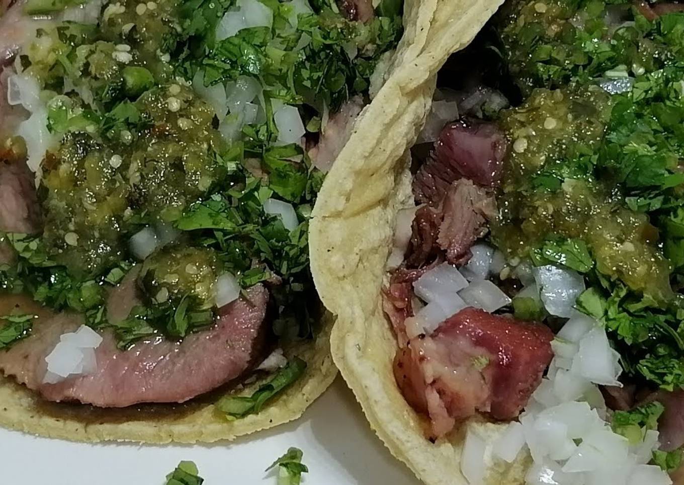 Tacos "el paisa" de cabeza y de lengua de res