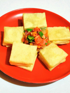 A picture of Decks of Yam with Salsa.