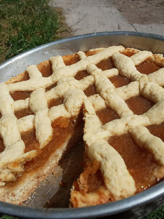 Una foto de Apple Pie o Pastel de manzana - El clásico postre estadounidense 🇺🇸