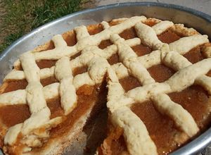 Una foto de Apple Pie o Pastel de manzana - El clásico postre estadounidense 🇺🇸