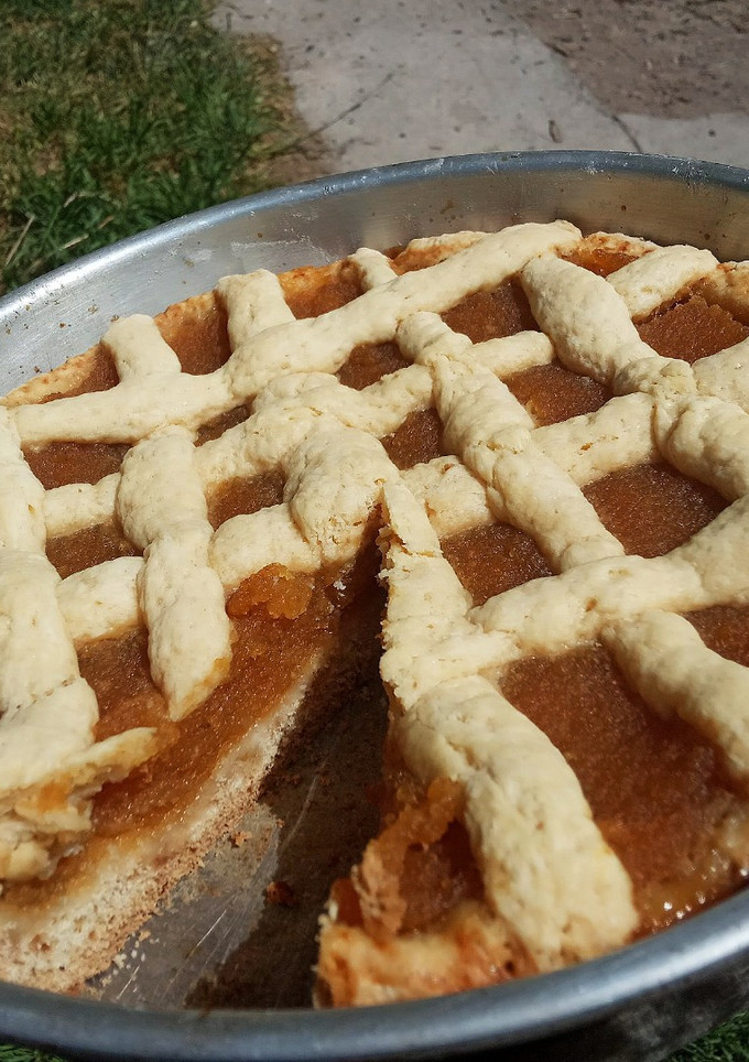 Una foto de Apple Pie o Pastel de manzana - El clásico postre estadounidense 🇺🇸