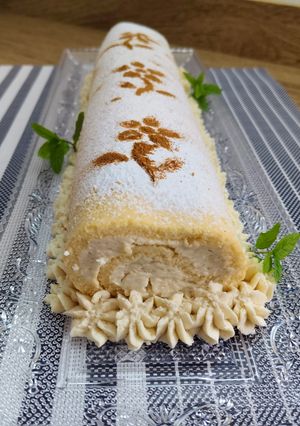 Una foto de Brazo gitano relleno de crema de castañas
