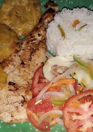 Una foto de Pollo a la plancha 🍴