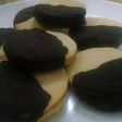 Alfajores rellenos de limón y bañados en chocolate 🍋🍫