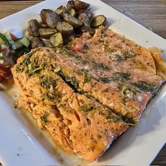 A picture of Cilantro lemon salmon.