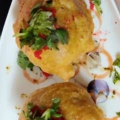 A picture of Illusion vada pav.