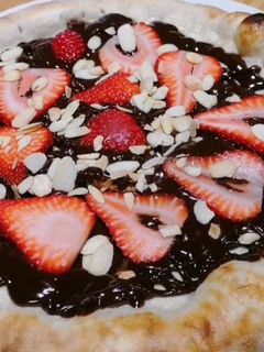 Foto de Pizza de Nutella e Morangos