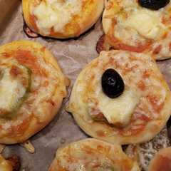 ميني بيتزا 🍕-レシピのメイン写真