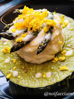 Foto di Asparagi e Uova con Salsa al Parmigiano