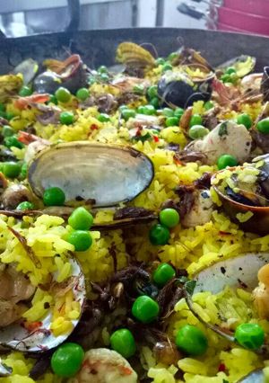 A picture of Paella.