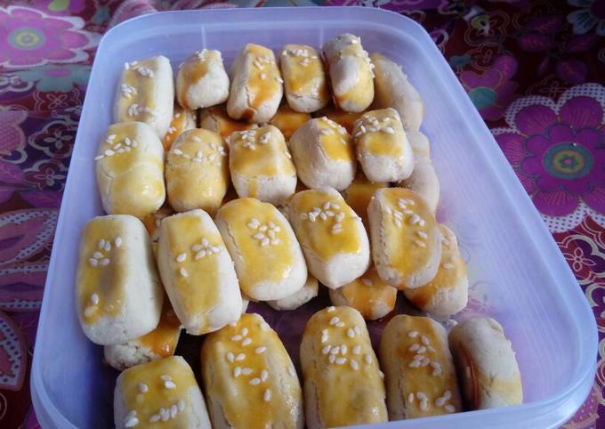 Recipe: Appetizing Kue Kering Kacang Jadul (Peanut Cookies)