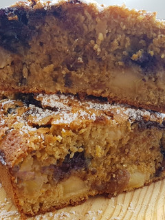 Una foto de Bizcocho de avena manzana🍎 arándanos y pepitas de chocolate