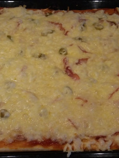Házi pizza recept fotója