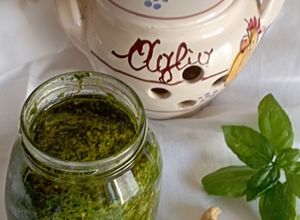 Foto di Pesto di basilico con anacardi
