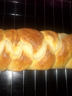 A picture of Braided white bread (sugar-free).