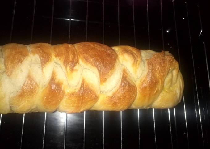 Braided white bread (sugar-free)