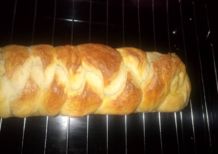 Braided white bread (sugar-free)