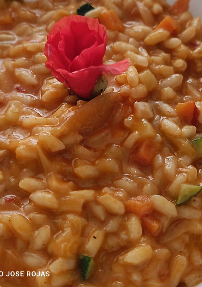 Una foto de Arroz cremoso de primavera 🌸🌸 con curry rojo
