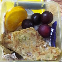 #THC#CookpadIndiaCommunity#theme_tiffin#paneer onion tomato sev paratha A picture of #THC#CookpadIndiaCommunity#theme_tiffin#paneer onion tomato sev paratha.