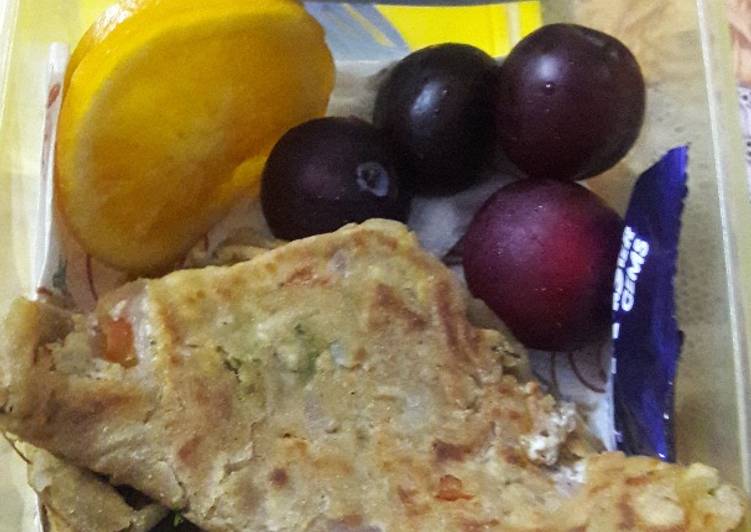 Simple Way to Make Perfect #THC#CookpadIndiaCommunity#theme_tiffin#paneer onion tomato sev paratha