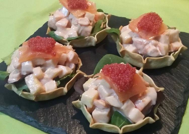 Canastillas con marisco y piña