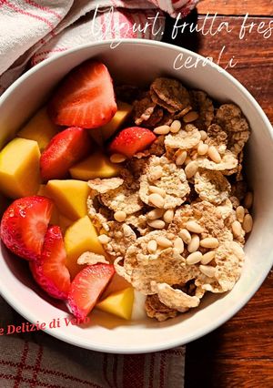 Foto di Yogurt, frutta fresca e cereali